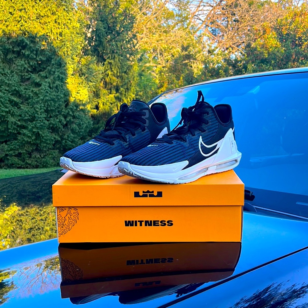 lebron witness 6 black/white-obsidian with box EUC